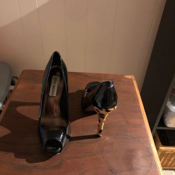 Ladies size 6 heels - Picture 4 of 5